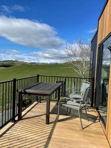Boutique Tiny House - Te Anau Country Accommodation エクステリア 写真